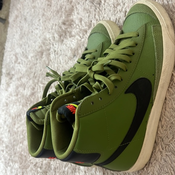 USED NIKE BLAZERS - Picture 3 of 4